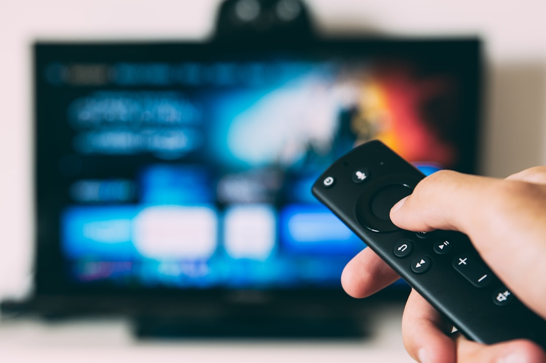 alexa-vs-google-home-controllo-tv